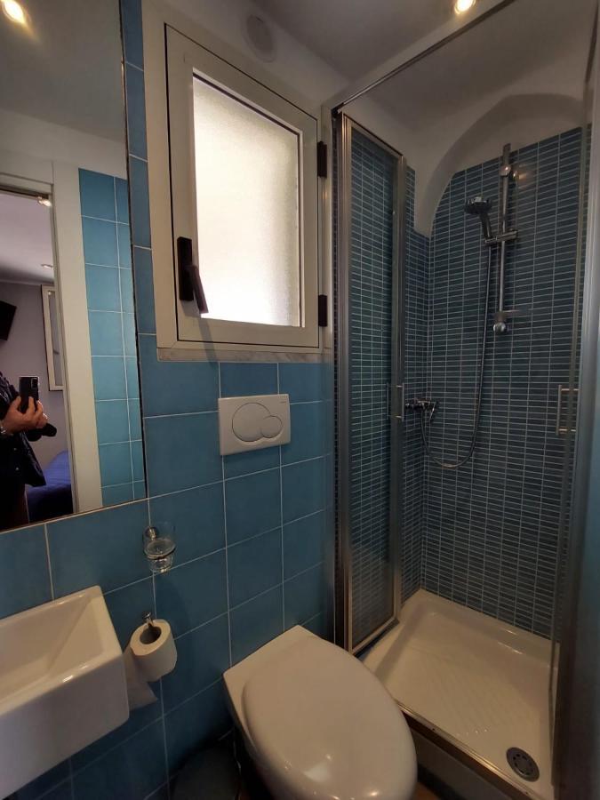 La Stanza Sul Porto Di Amalfi Camera Piccina Piccina Con Bagno Privato E Terrazzino Vista Mare المظهر الخارجي الصورة
