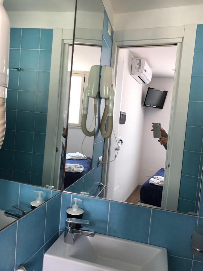 La Stanza Sul Porto Di Amalfi Camera Piccina Piccina Con Bagno Privato E Terrazzino Vista Mare المظهر الخارجي الصورة