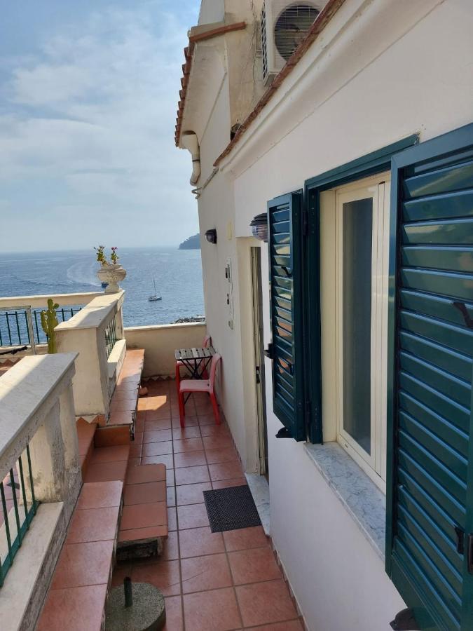 La Stanza Sul Porto Di Amalfi Camera Piccina Piccina Con Bagno Privato E Terrazzino Vista Mare المظهر الخارجي الصورة