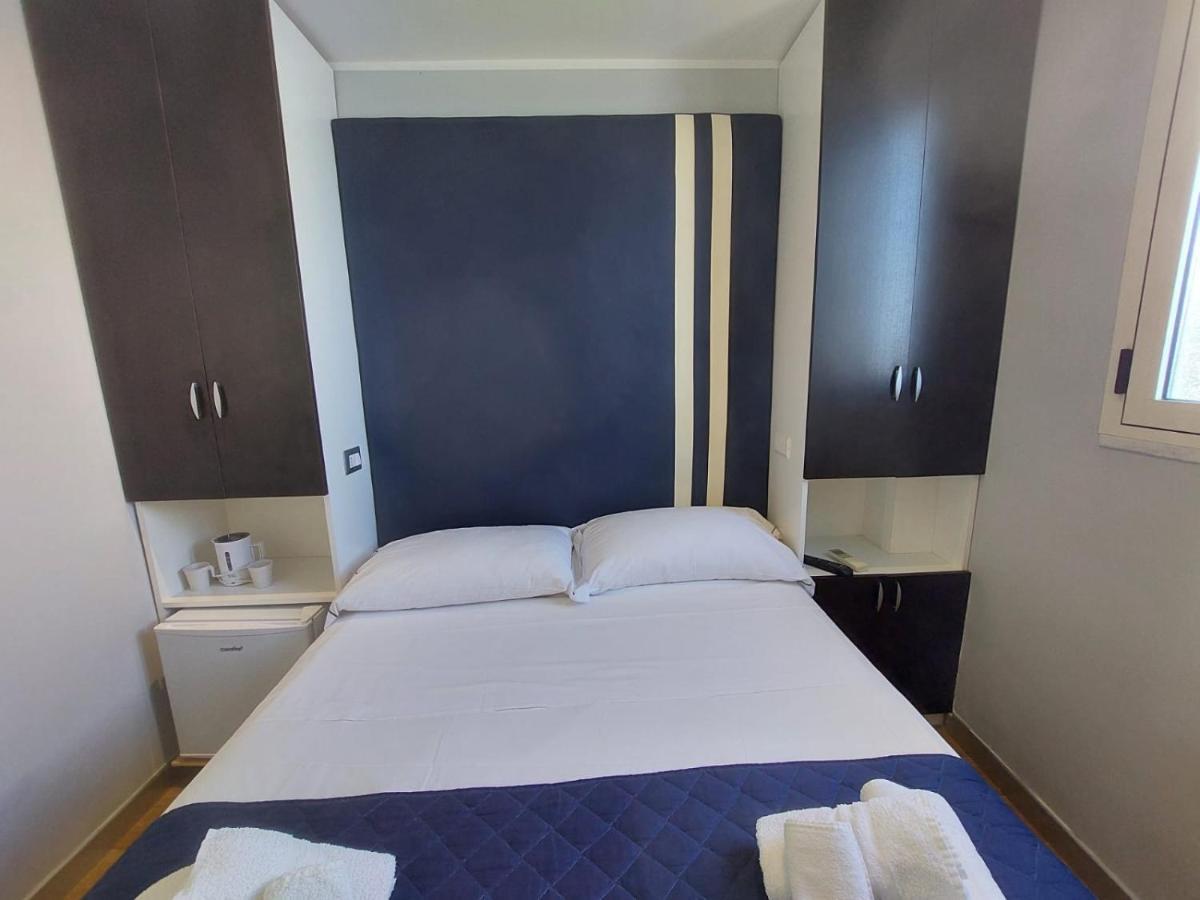 La Stanza Sul Porto Di Amalfi Camera Piccina Piccina Con Bagno Privato E Terrazzino Vista Mare المظهر الخارجي الصورة